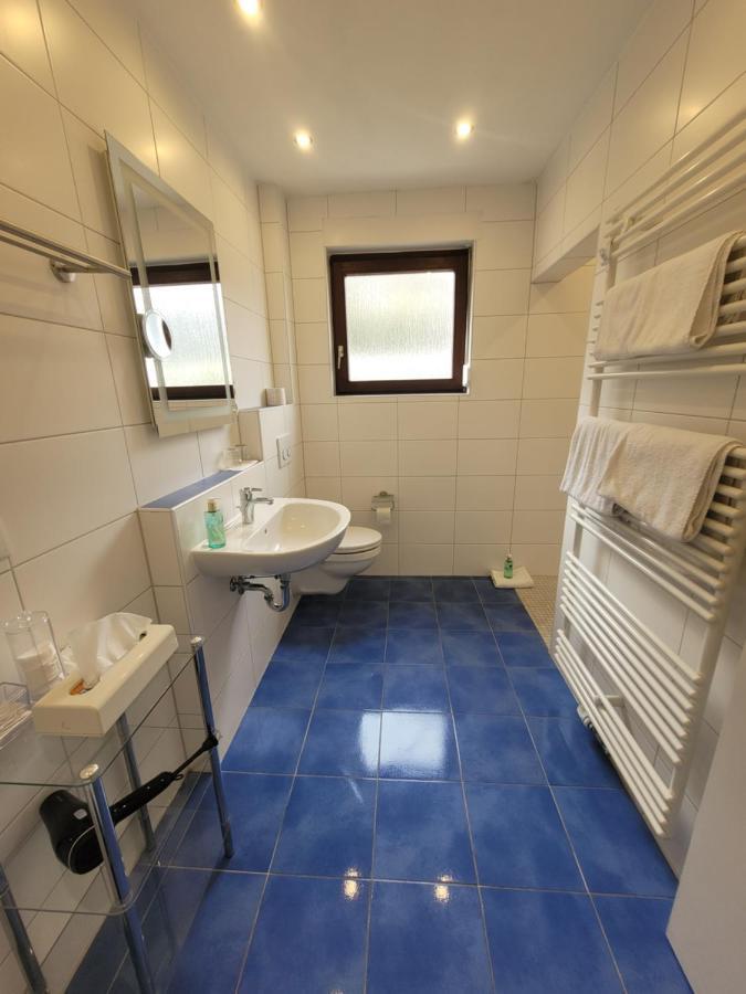 Gaestehaus Burgberg, Weinhaus Fries Kattenes Exterior foto