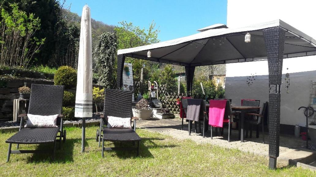 Gaestehaus Burgberg, Weinhaus Fries Kattenes Exterior foto