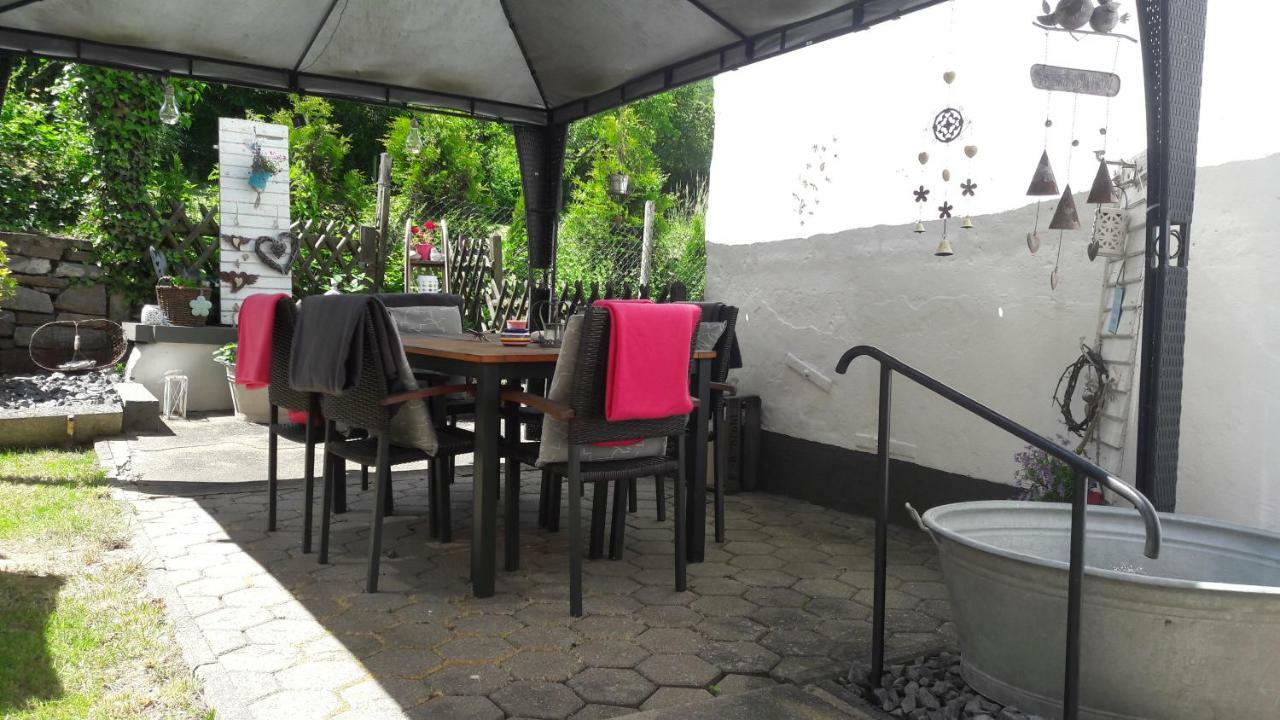 Gaestehaus Burgberg, Weinhaus Fries Kattenes Exterior foto